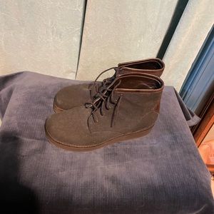 Donald Pliner boots size 9 perfect condition